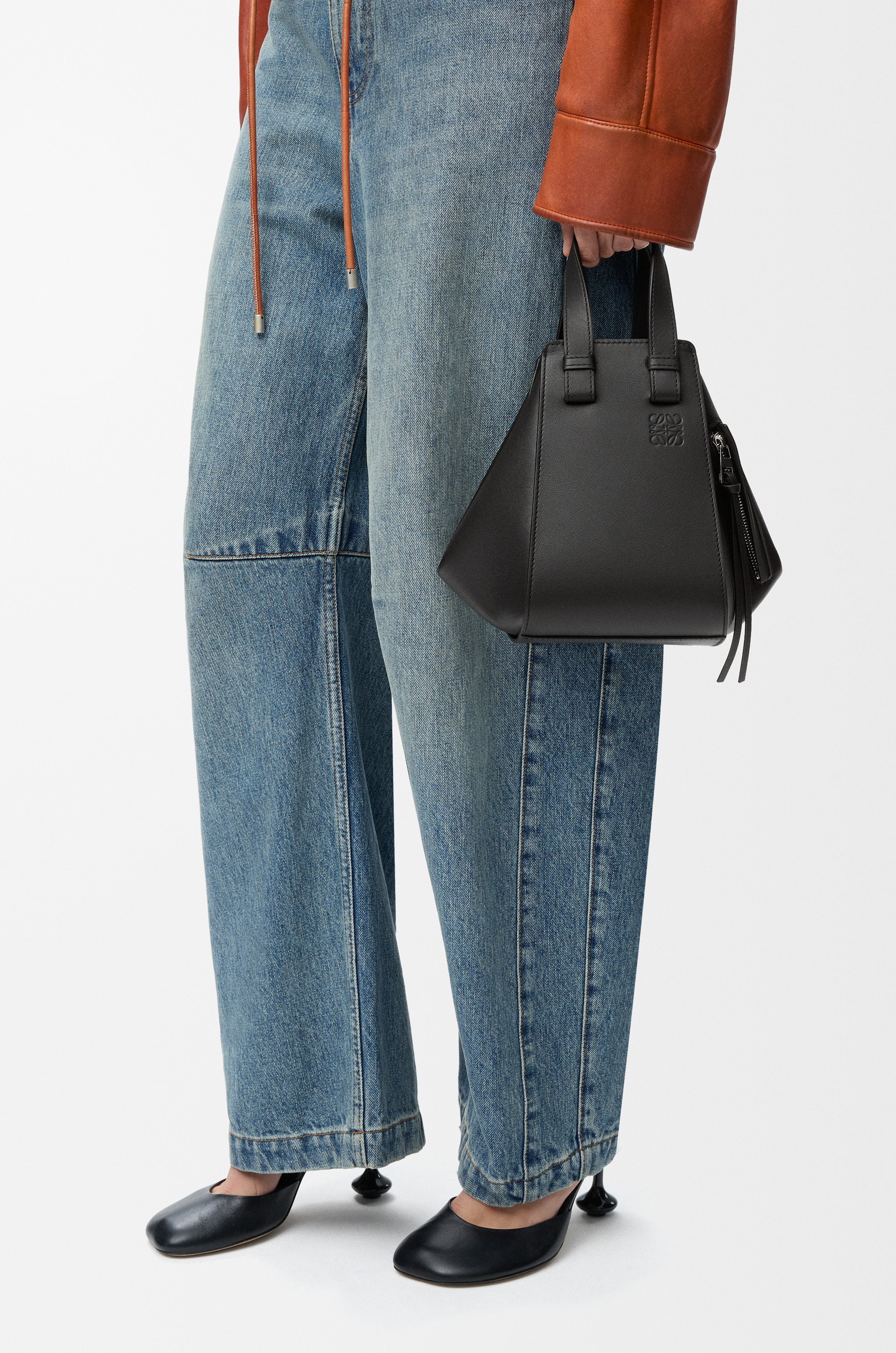 Compact Hammock bag in classic calfskin - 2