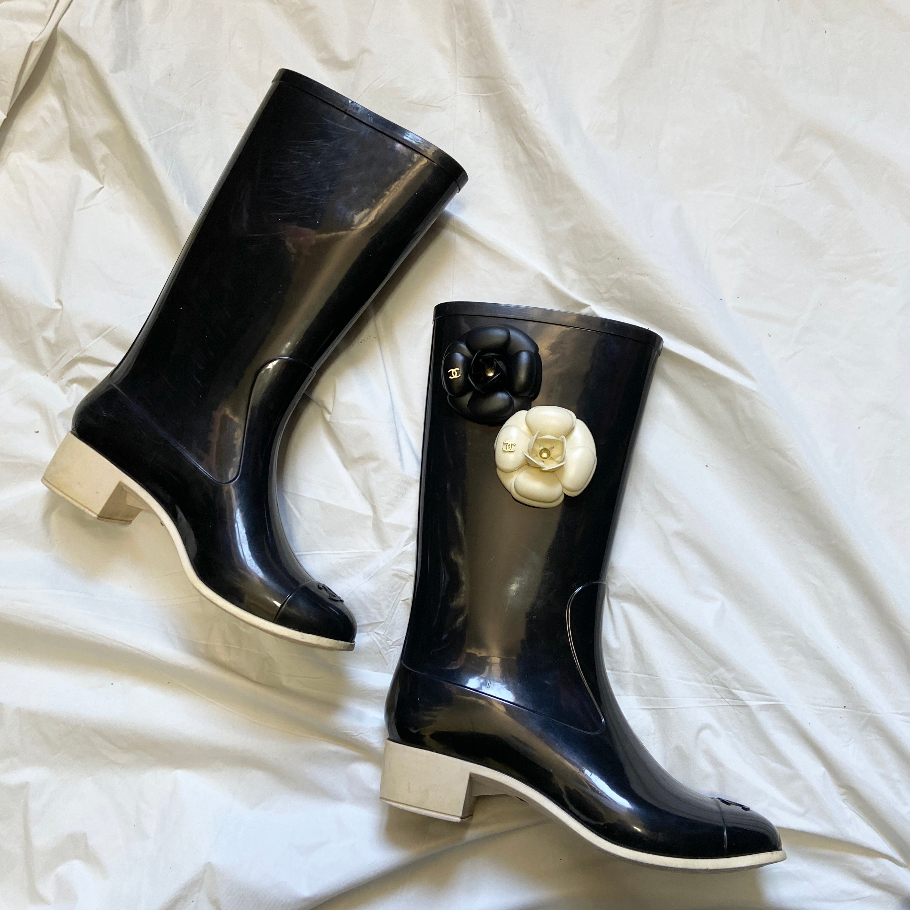 Chanel Karl black floral rainboots 37 - 3