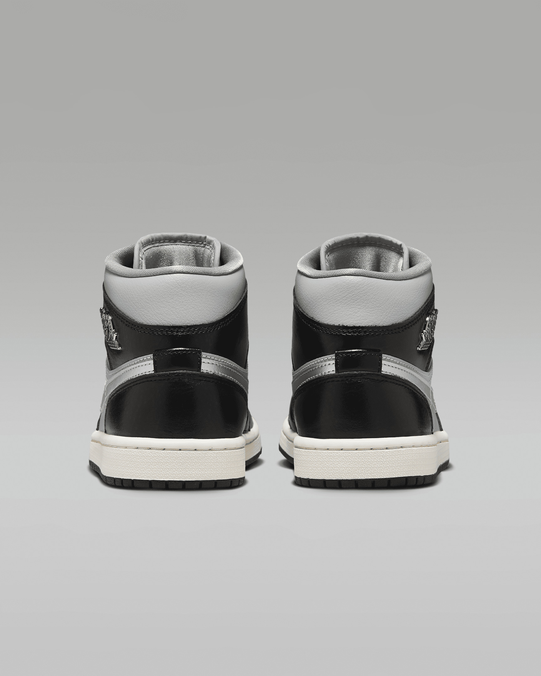 Air Jordan 1 Mid SE Women's Shoes - 6