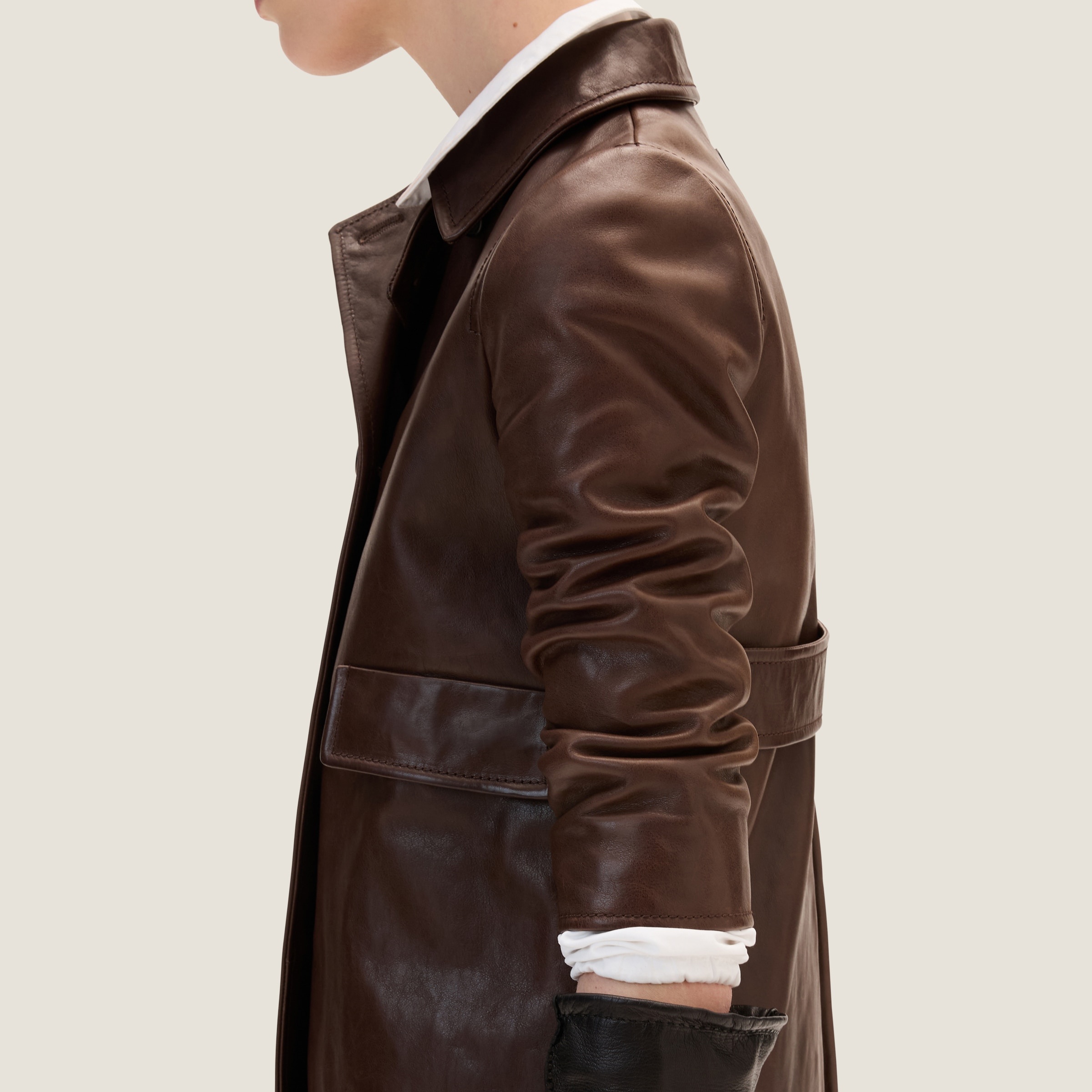 Double-breasted leather coat - 6