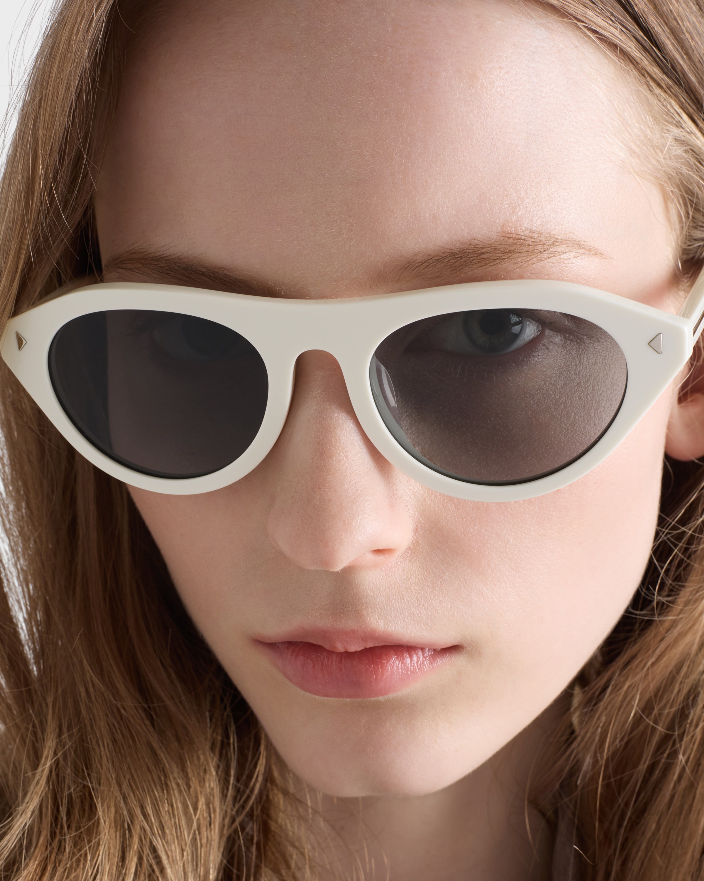 Prada sunglasses with the iconic metal plaque - 2