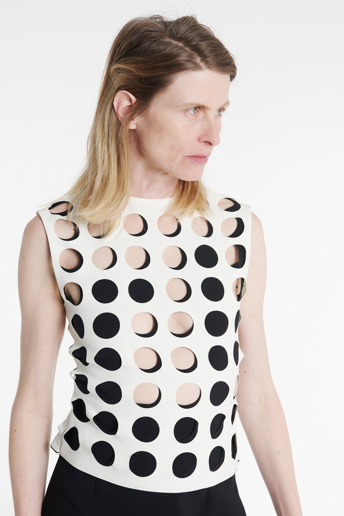 TOP WITH LAYERED HOLES WHITE BLACK - 7