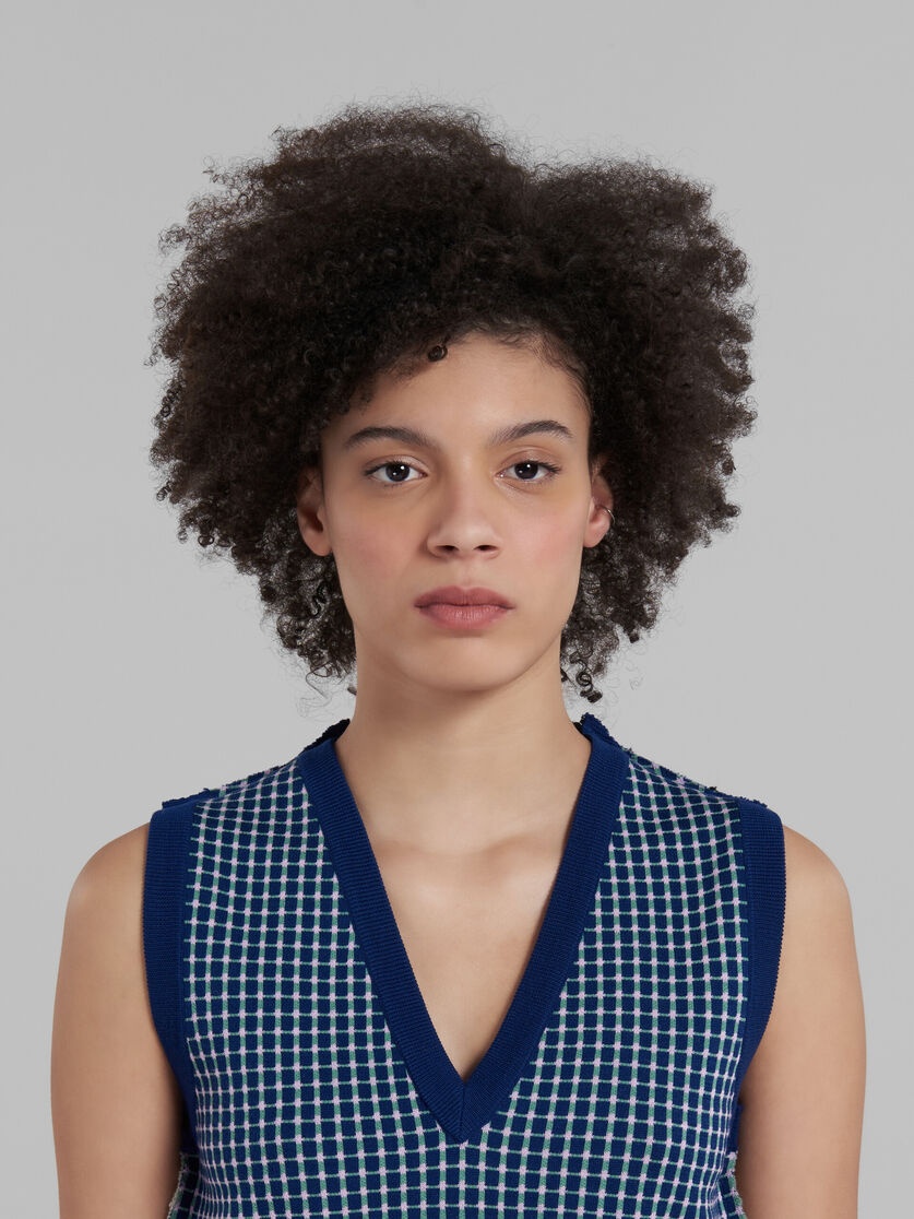 BLUE HALF-AND-HALF SLEEVELESS JUMPER - 4