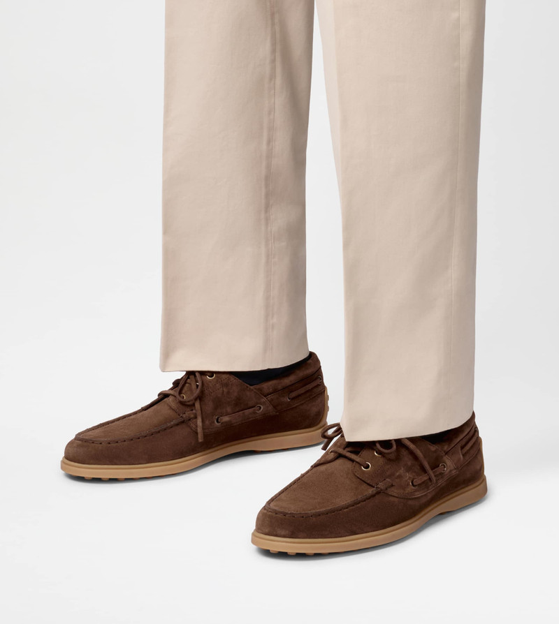 Tod's BOAT SHOES IN SUEDE - BROWN outlook