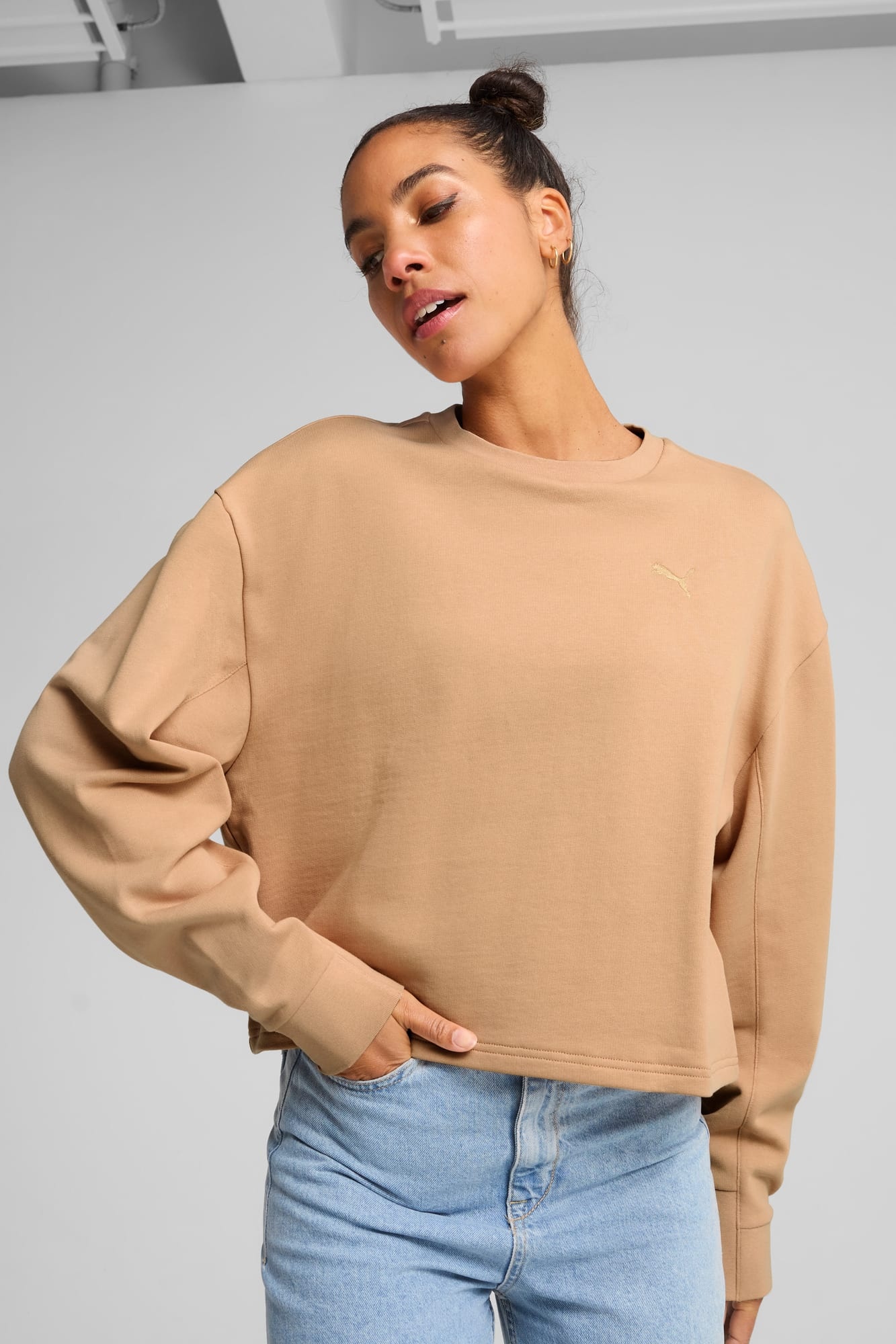 HER Women's Relaxed Crew Sweatshirt - 3