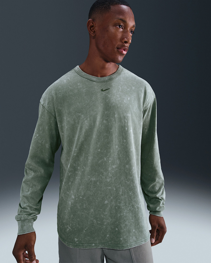 Nike Sportswear Premium Essentials Men's Long-Sleeve T-Shirt 1