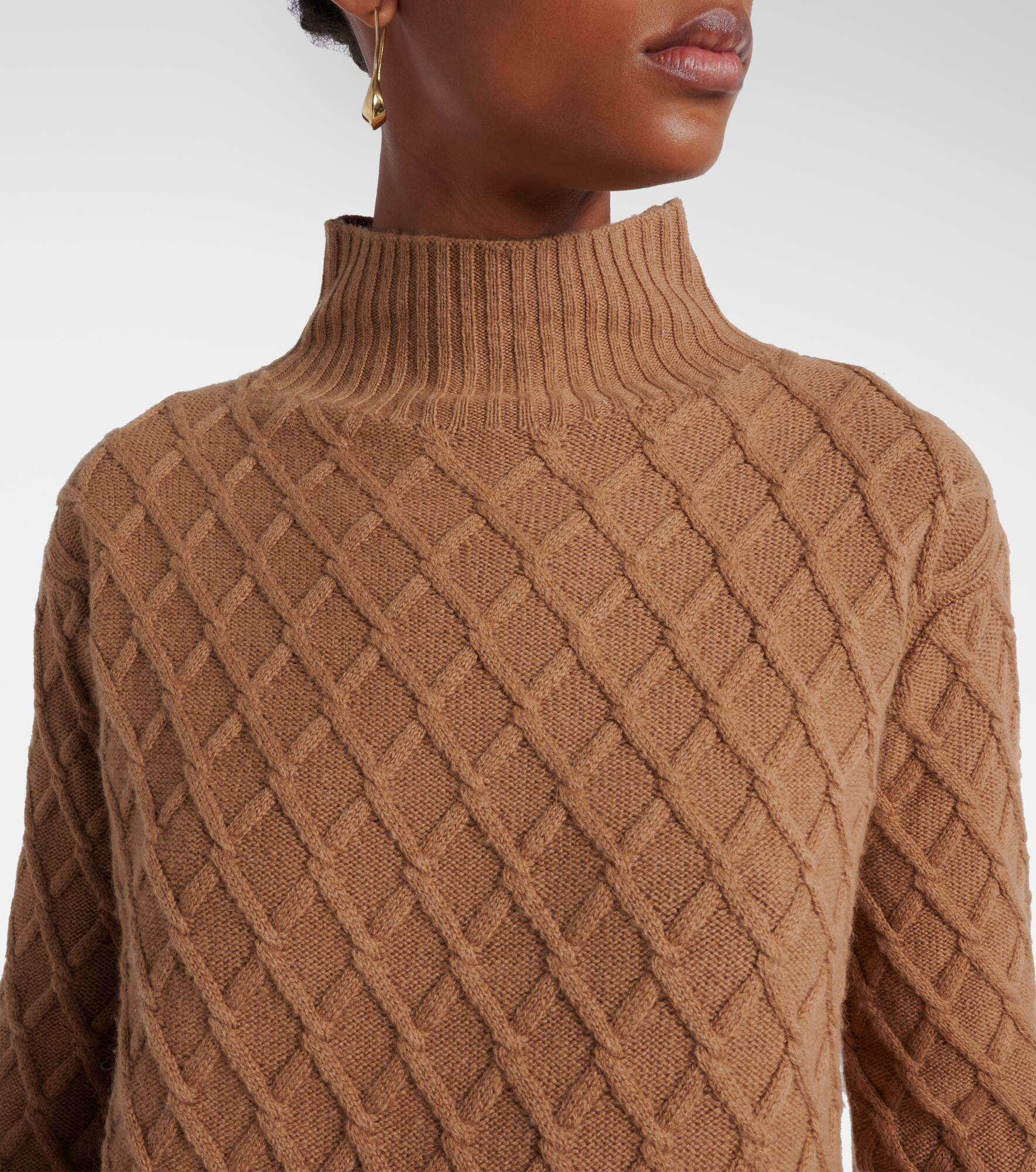 Camel hair turtleneck sweater - 4