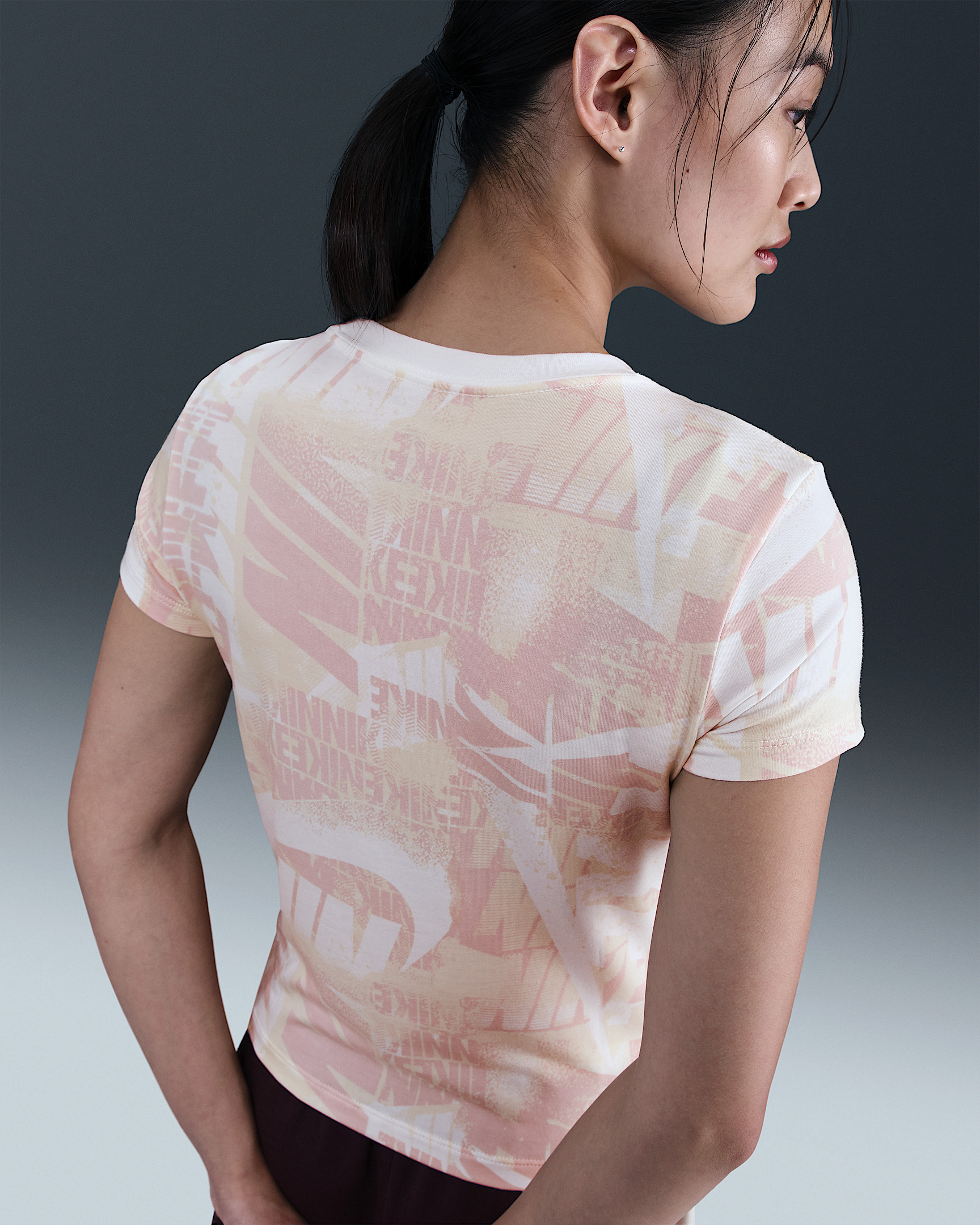Nike Sportswear Women's Slim T-Shirt - 2
