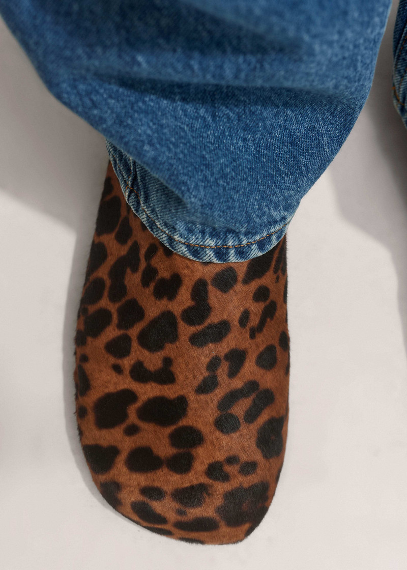 Asymmetric Slipper 6