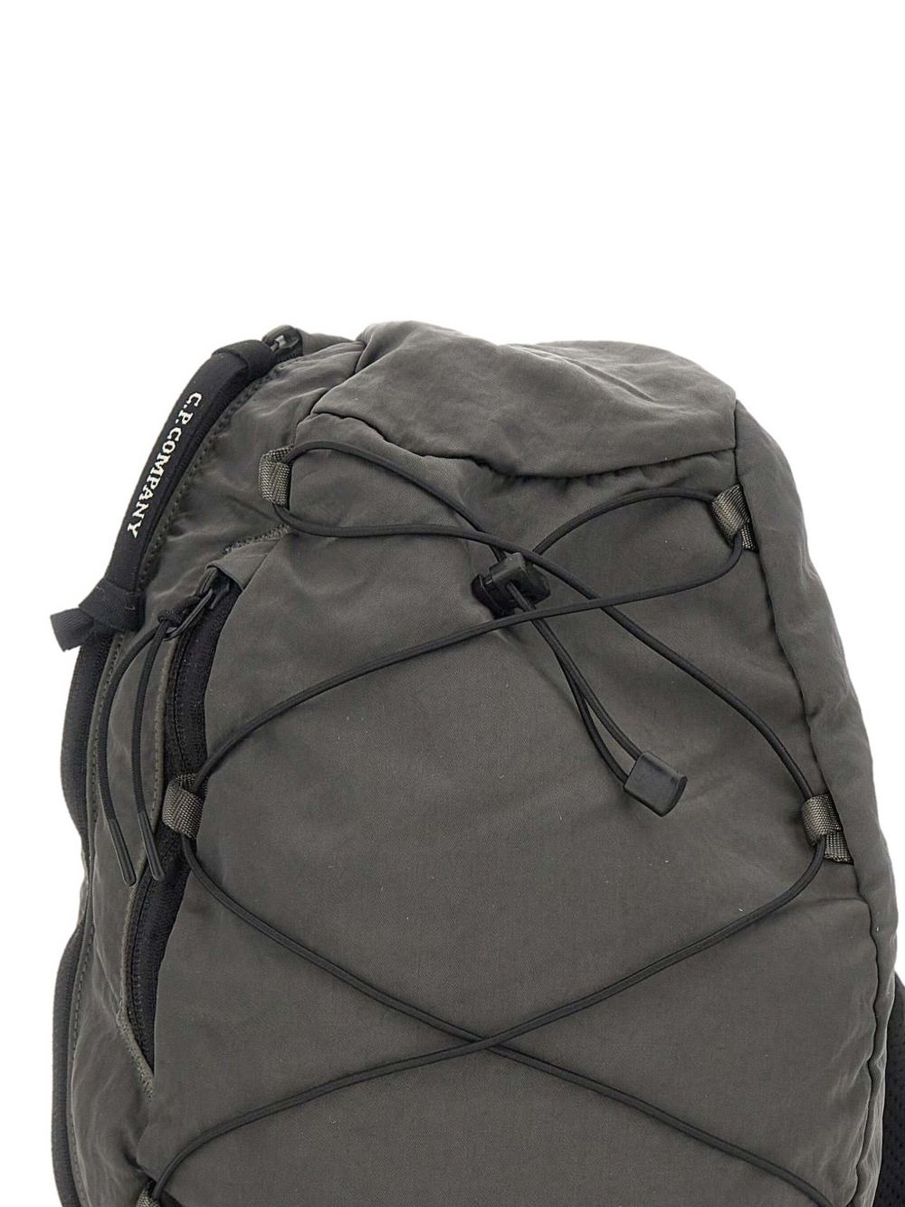 Nylon B lens-detail drawstring cross body - 4