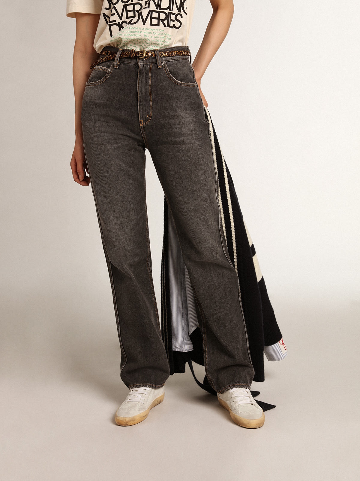 Women's black jeans with stonewashed effect - 2