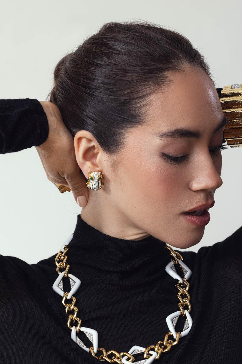 DAVID WEBB Emerald White Frog Earrings outlook