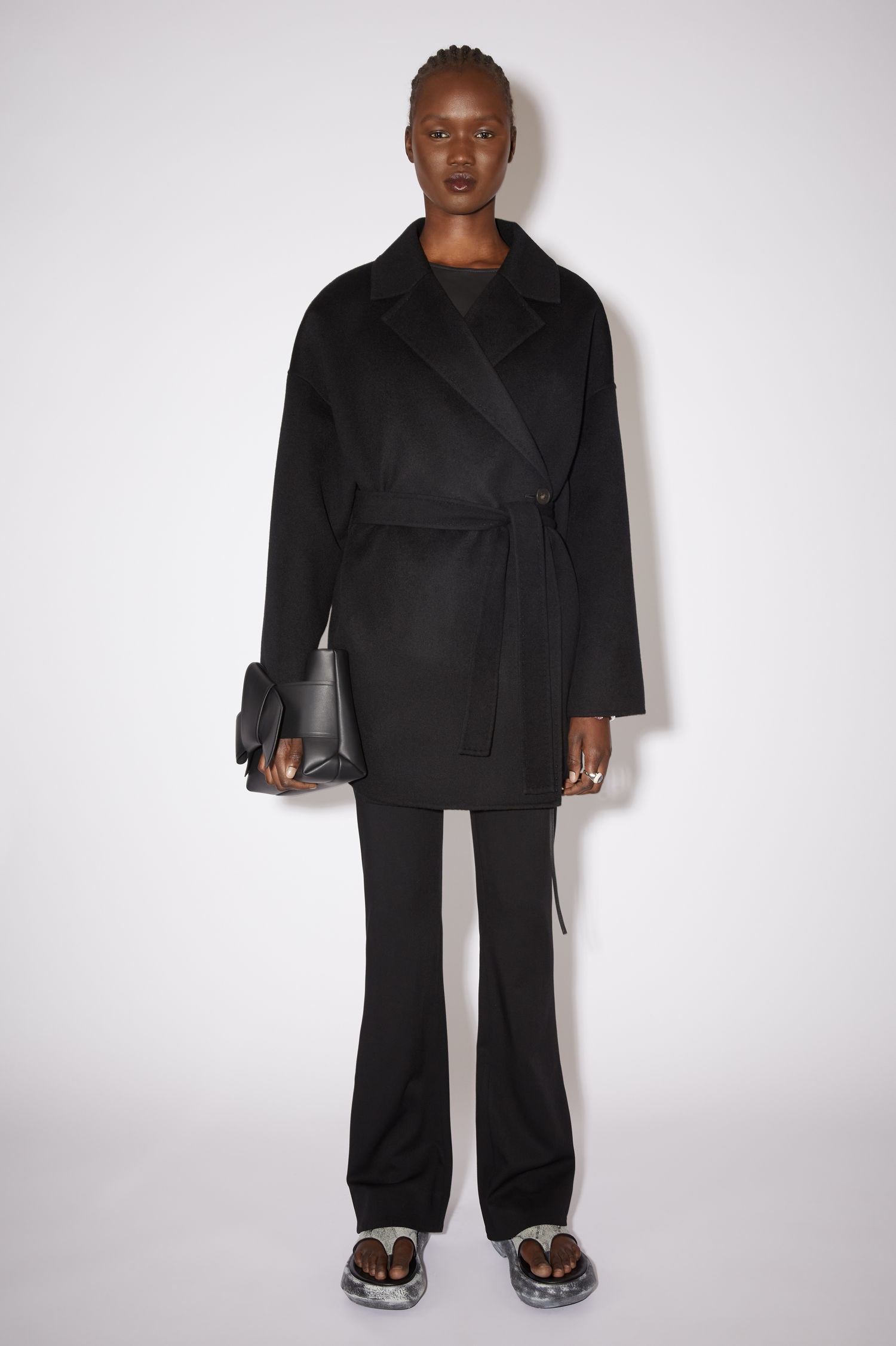 Belted wool coat - Black - 2