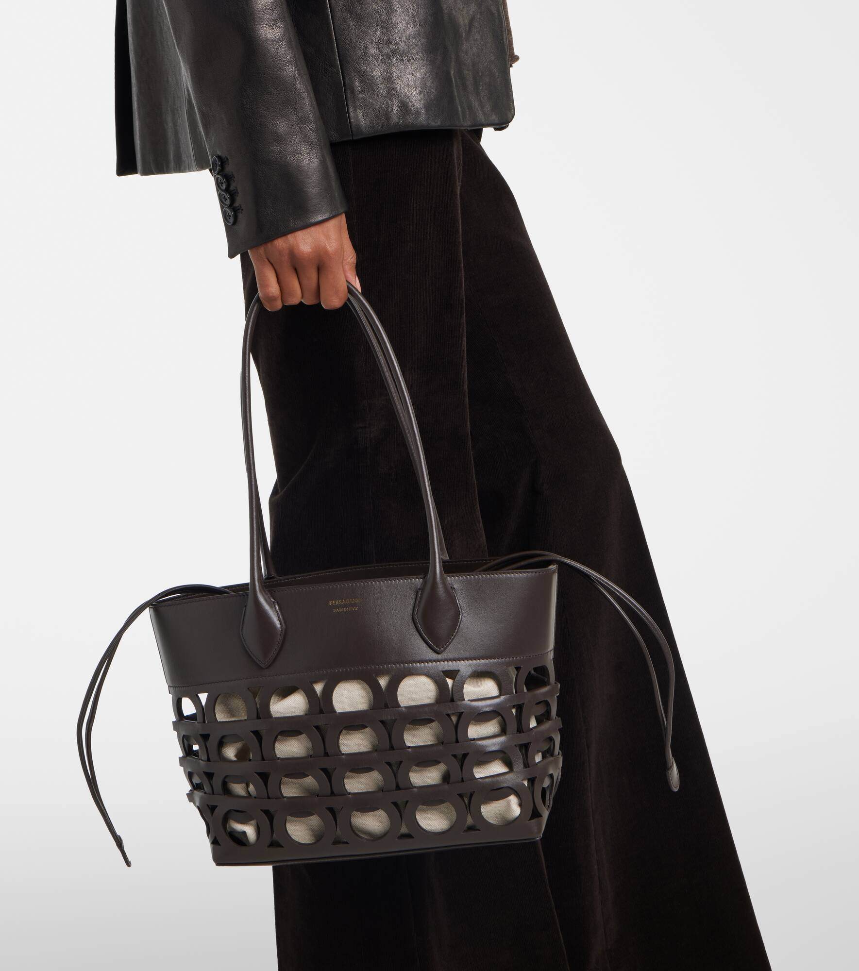 Cut-out leather tote bag - 6