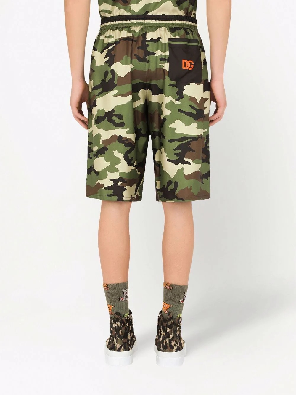 camouflage silk drawstring-waist shorts - 4