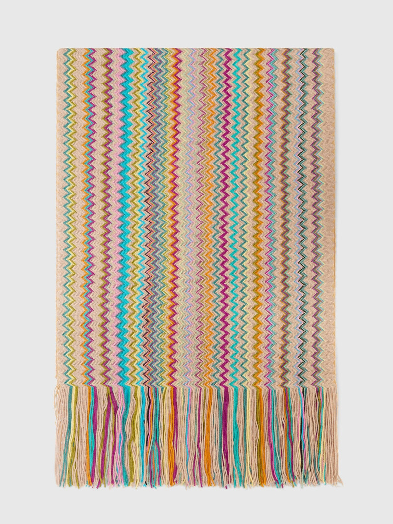 Scarf with zigzag pattern and fringes 1