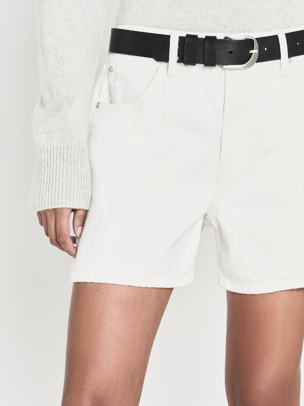 The Easy Short in White - 5
