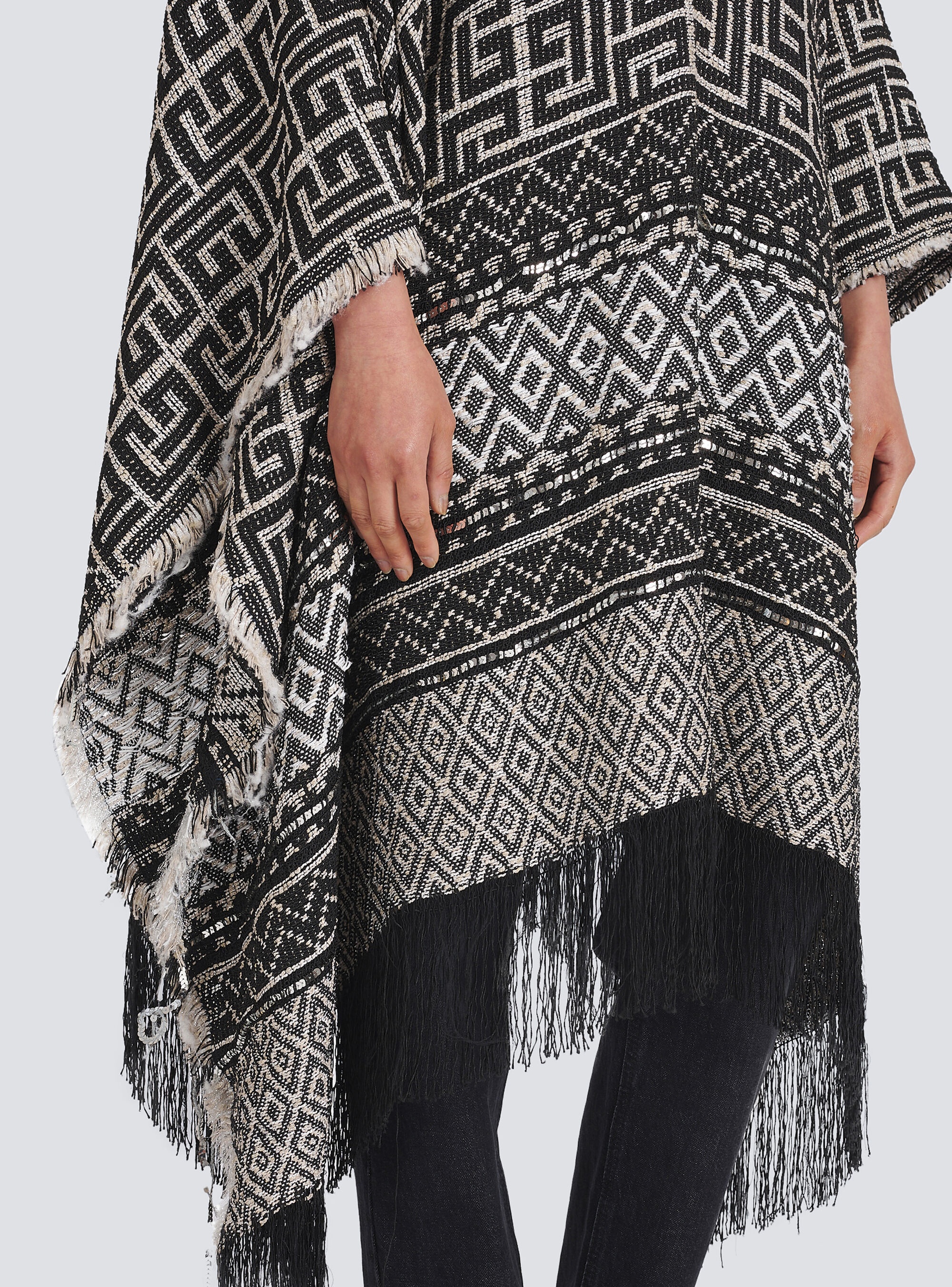 Knit poncho with Balmain monogram print - 8