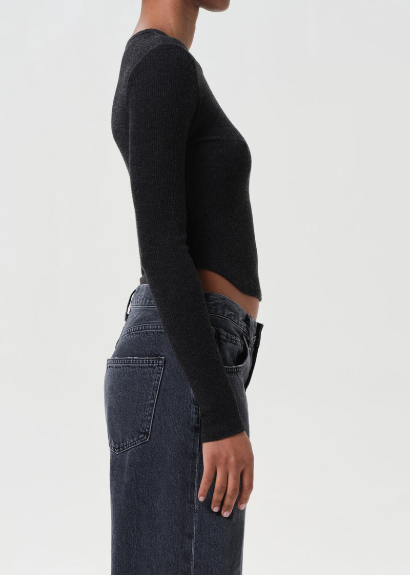 NEEMA TEE IN KATNISS 3