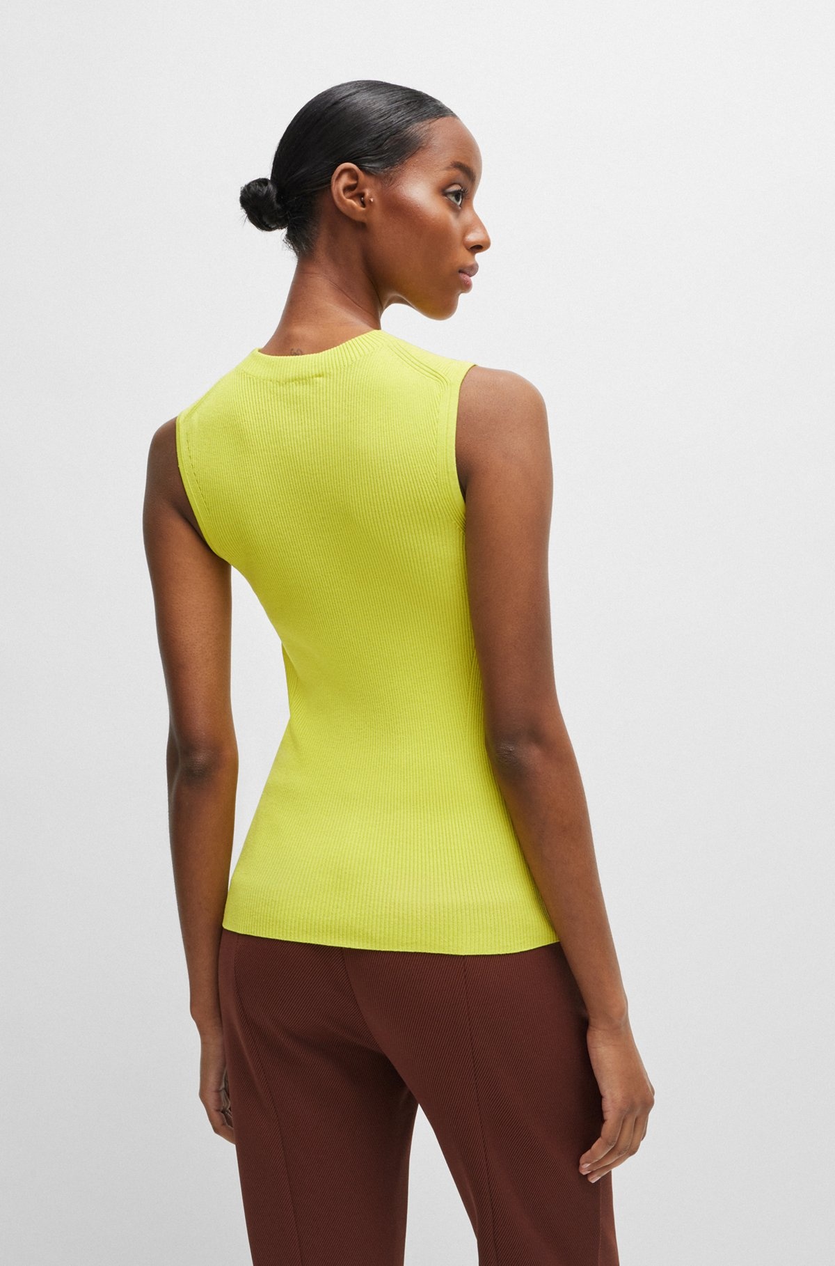 SLEEVELESS MOCK-NECK TOP IN RIBBED FABRIC - 4