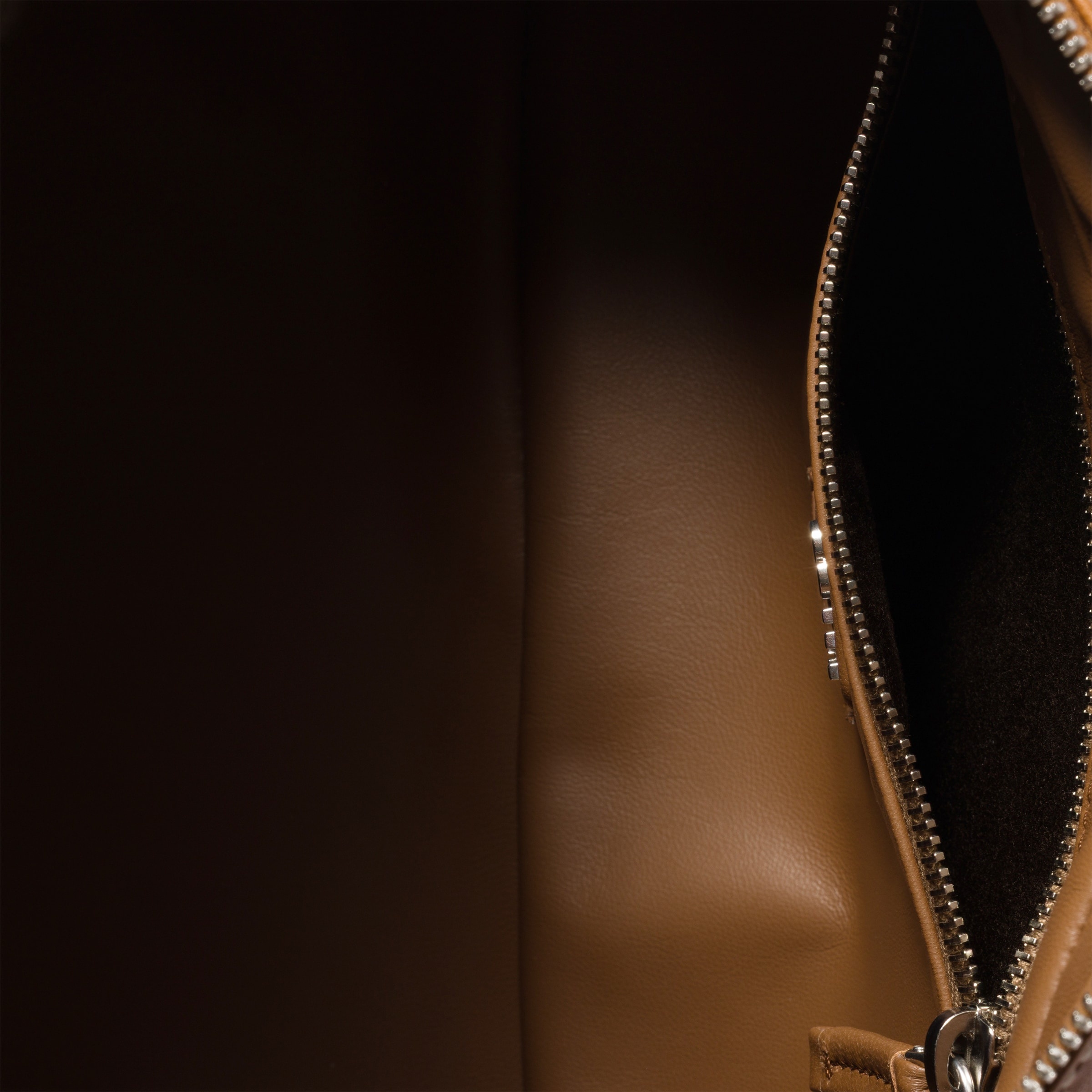 Pocket nappa leather top-handle bag - 4