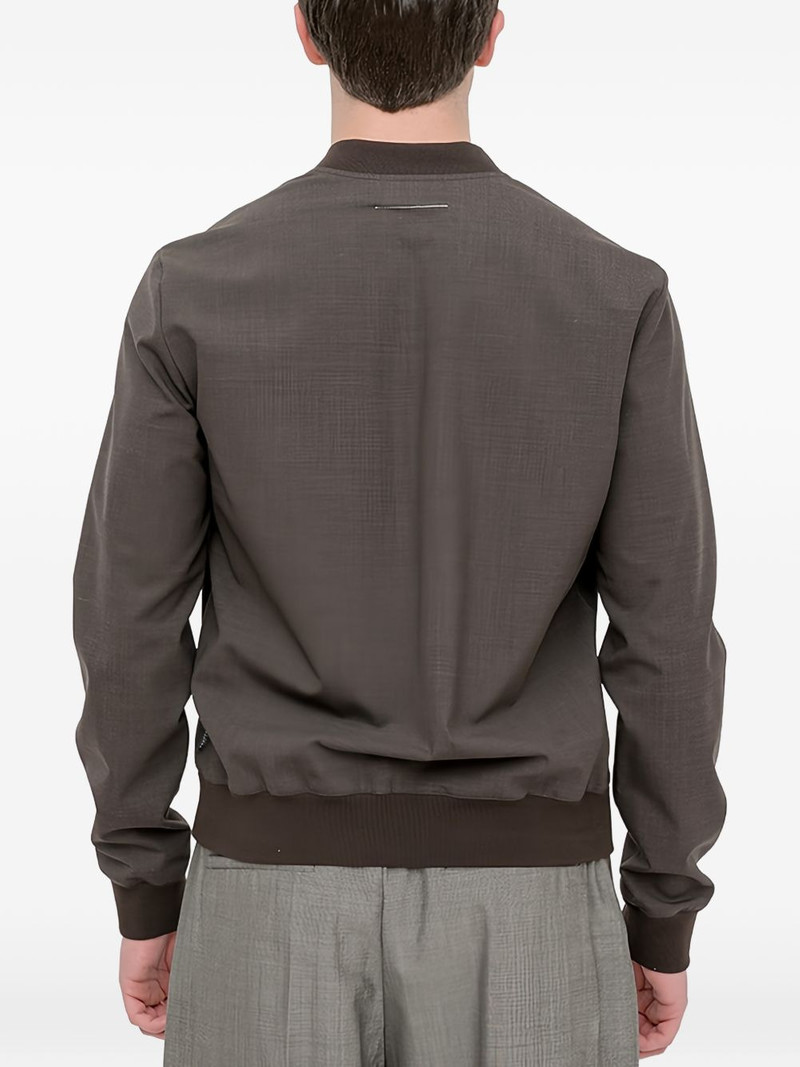 v-neck long-sleeve t-shirt 3