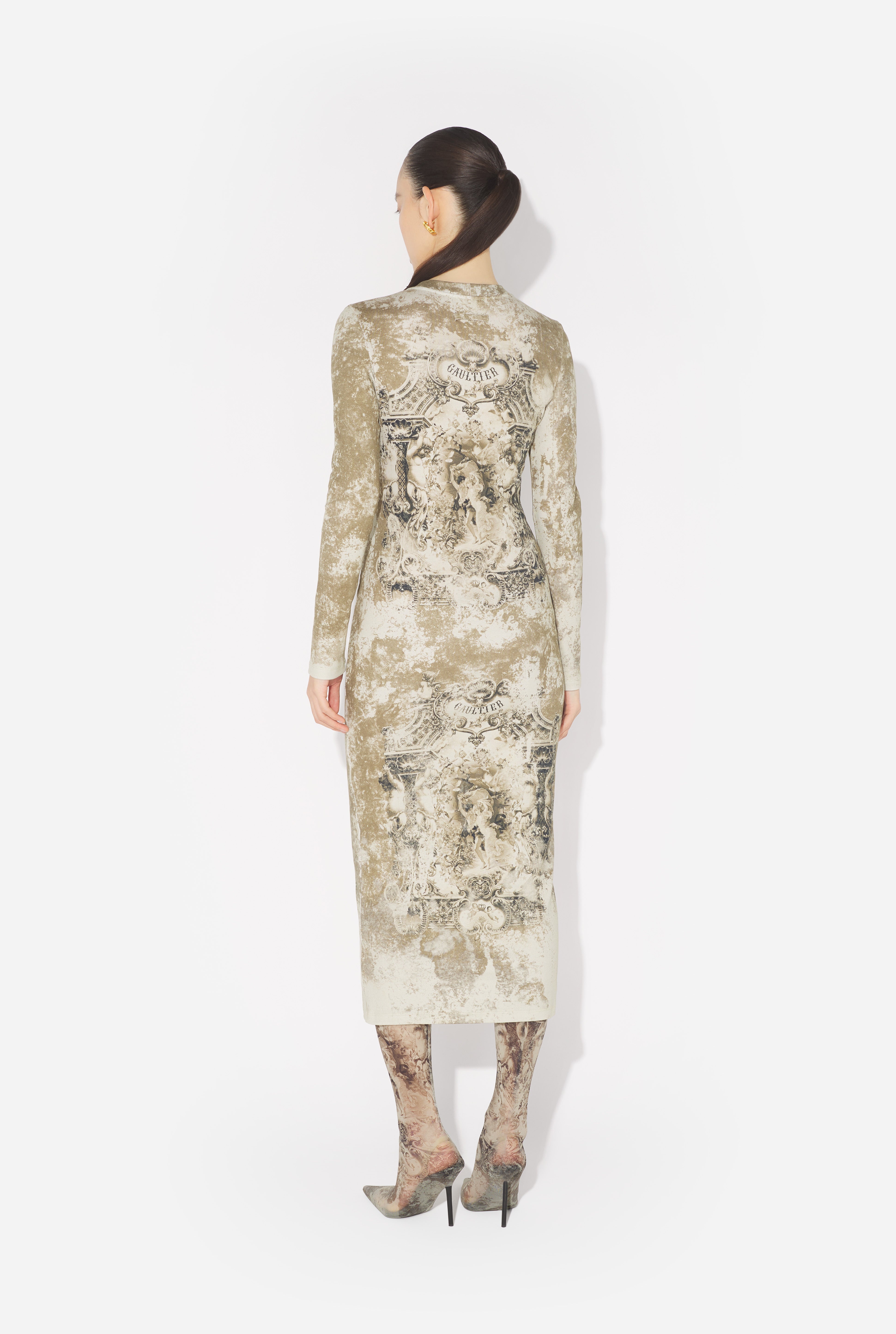 THE MÉDAILLON KNIT DRESS - 2