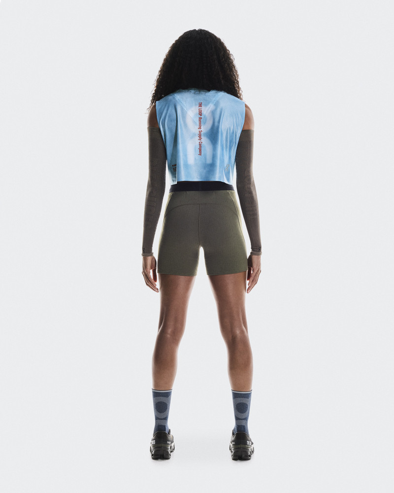 On Tank PLEASURES x The Loop outlook