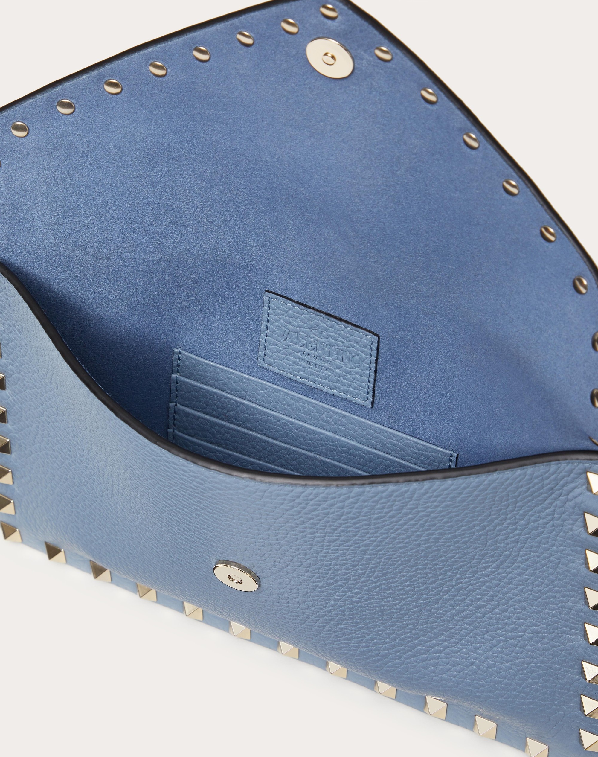 ROCKSTUD GRAINY CALFSKIN POUCH - 6