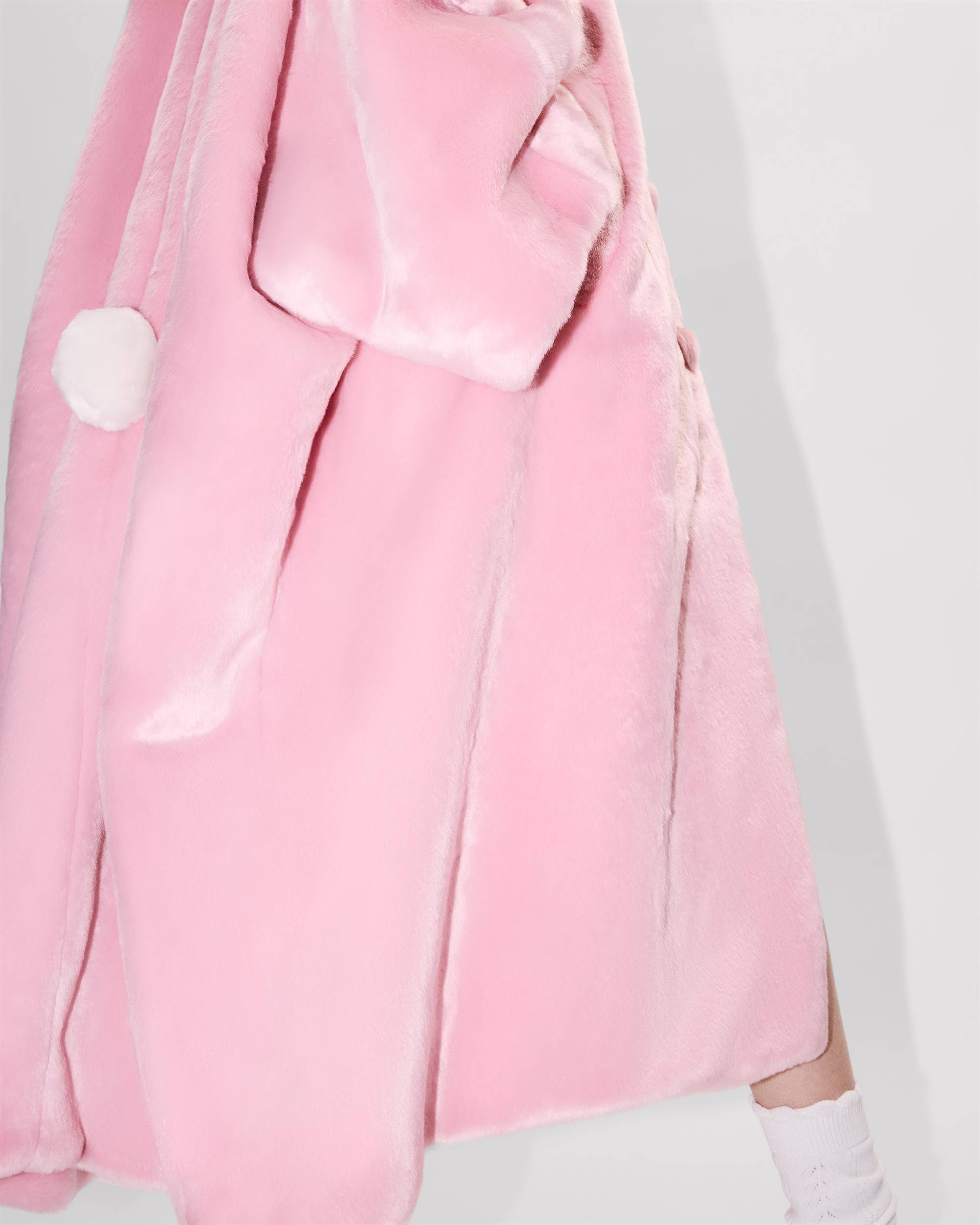 Oversized coat in fake fur - 8