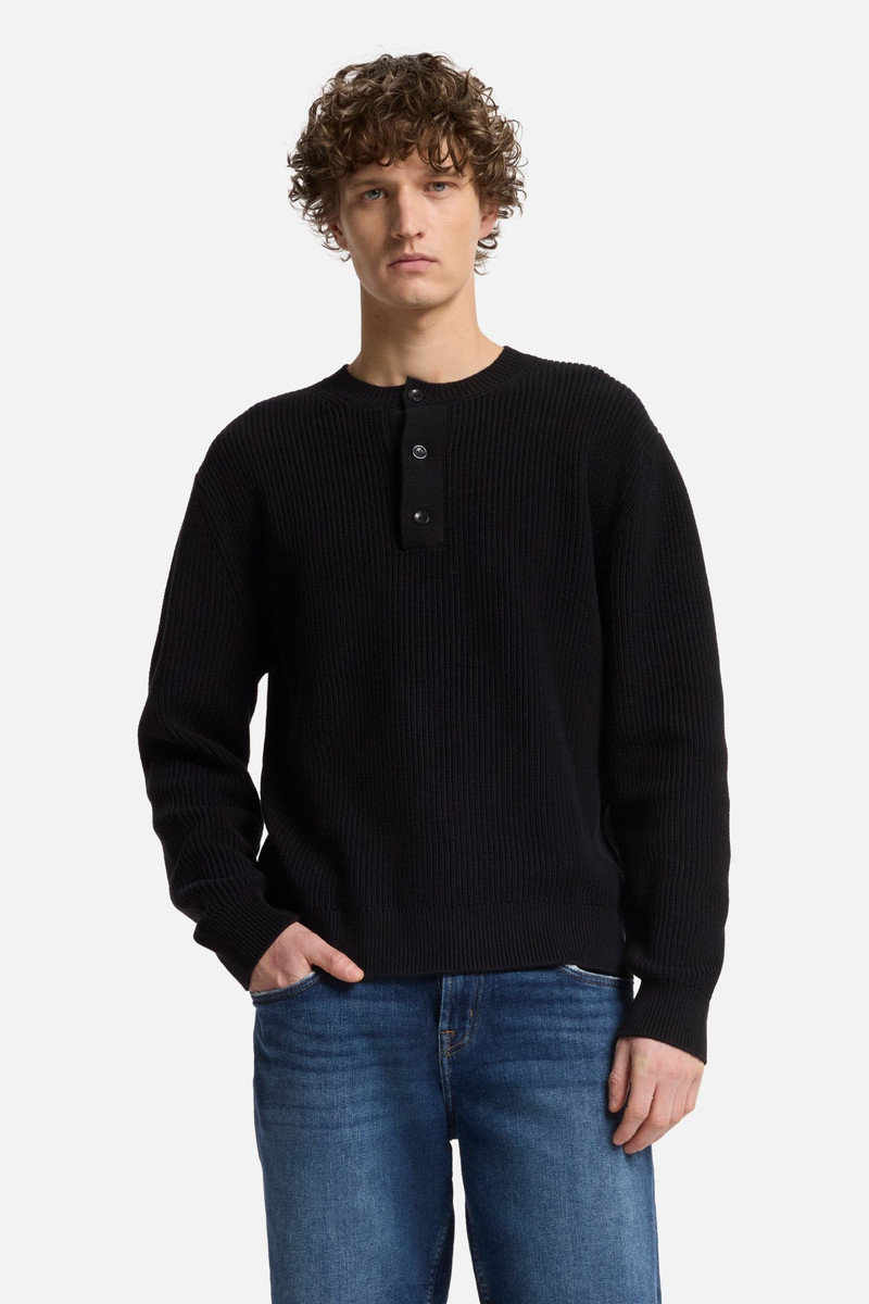 Henley Sweater in Black 3