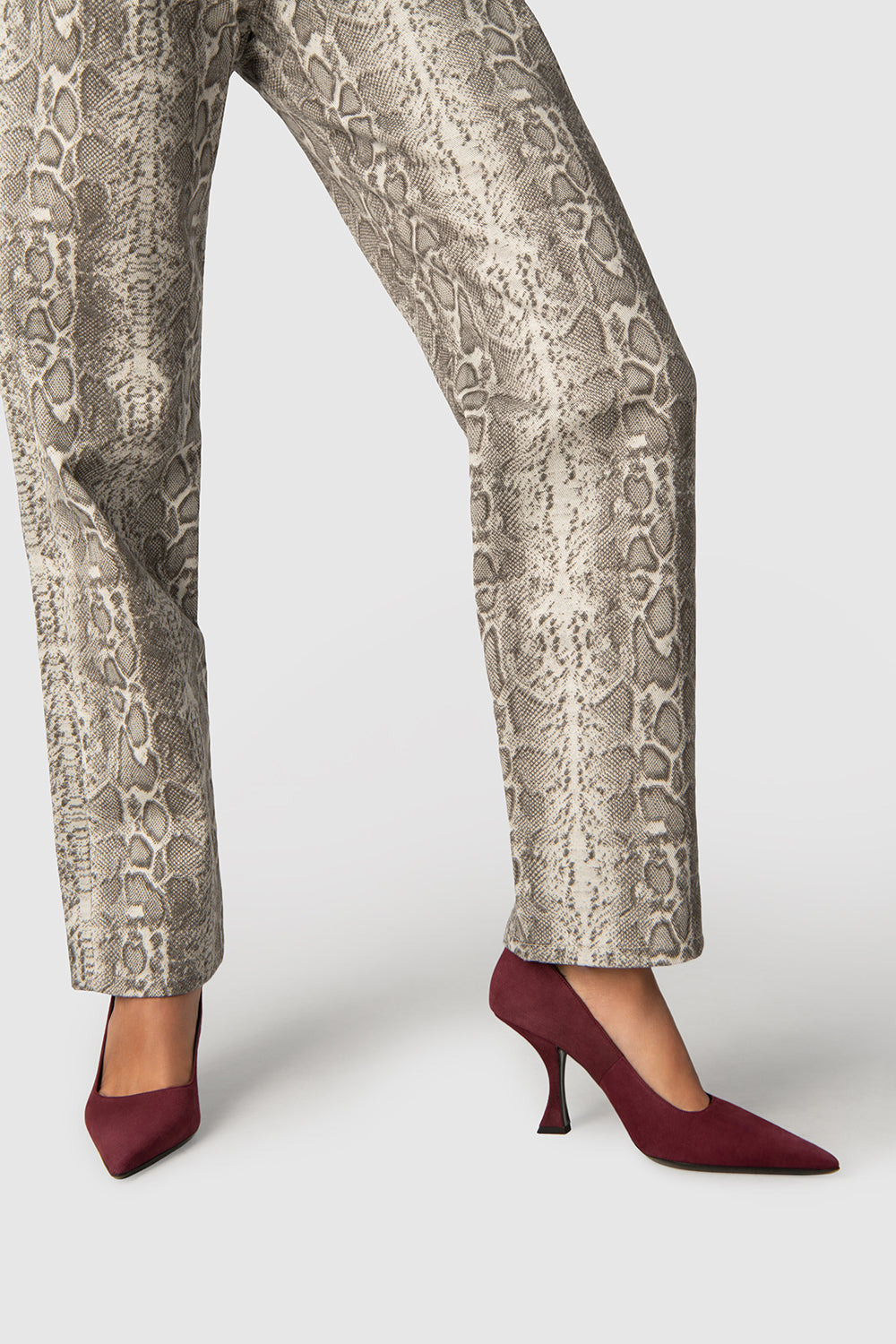 Viva Sour Cherry Suede Leather Pump - 6
