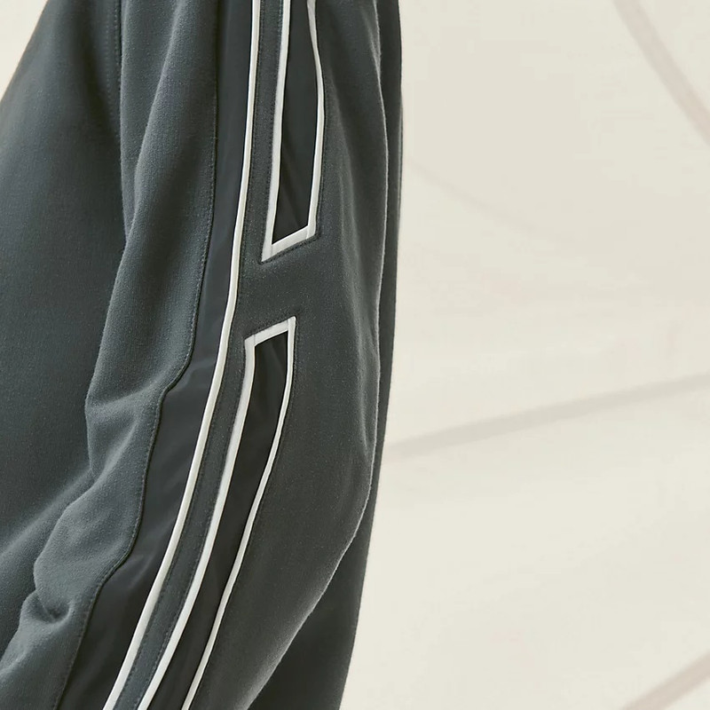 "Run H" crewneck sweater 3