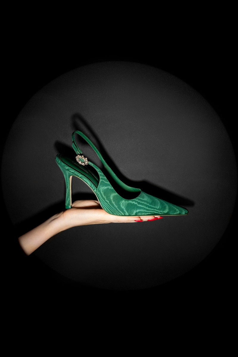Larroudé Carine Pump In Emerald Leather outlook