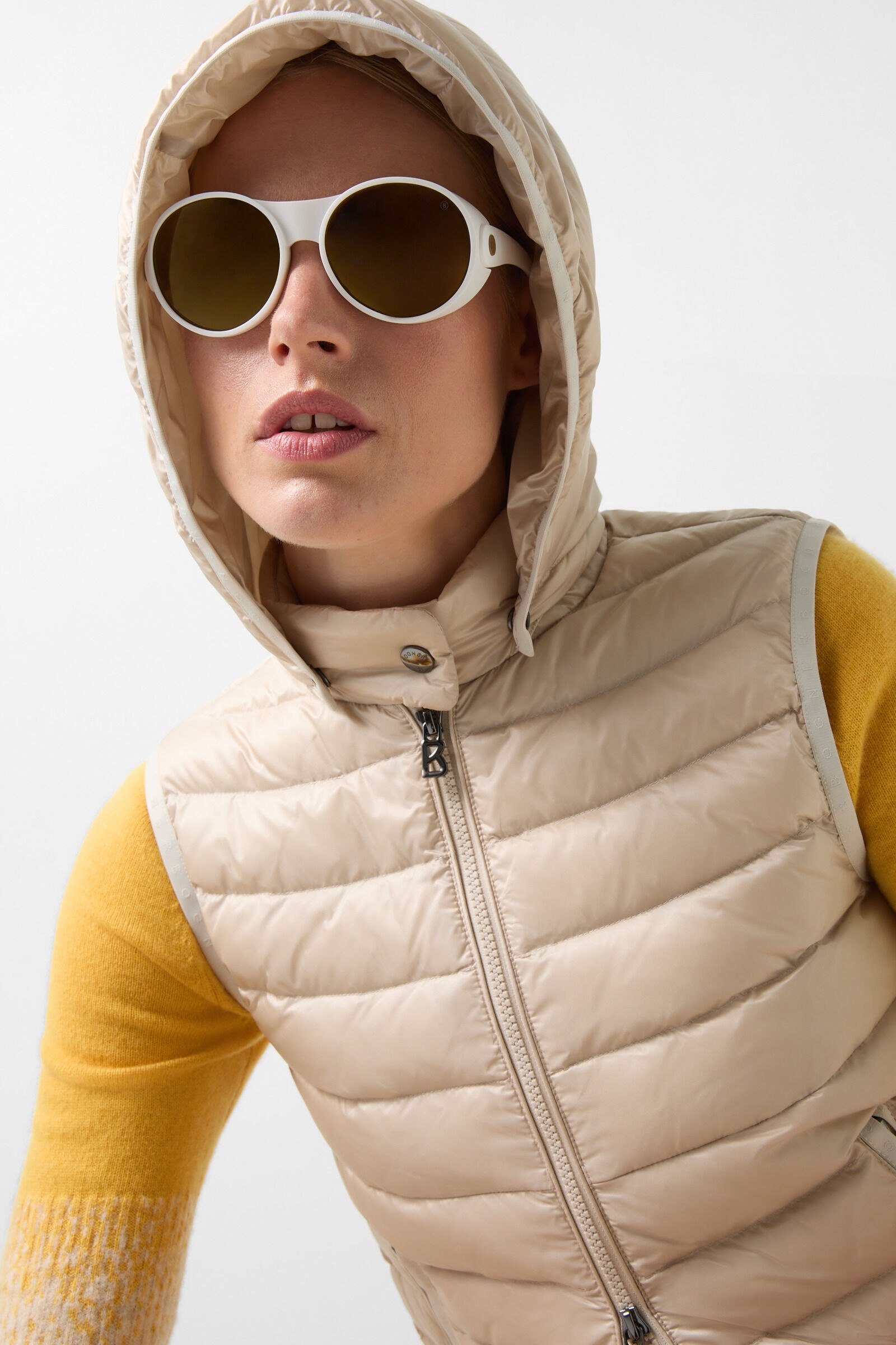 Tayra Lightweight down vest in Sand - 6