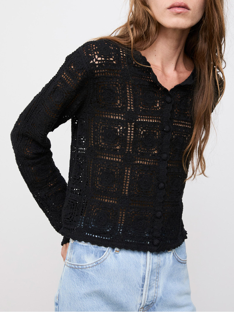 FRAME The Crochet Cardi in Black outlook