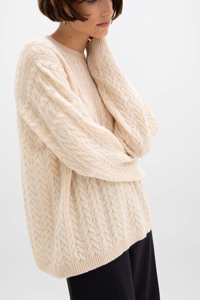 Johnstons of Elgin Cable Knit Cream Cashmere Jumper outlook