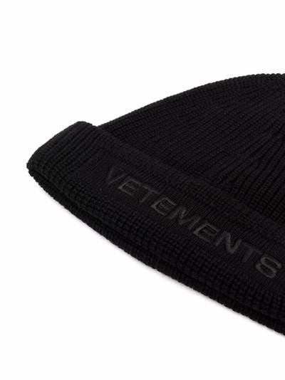 VETEMENTS embroidered logo chunky-knit beanie outlook