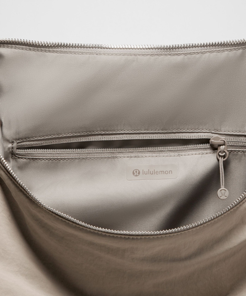 Convertible Ruched Crossbody Bag *Large 16L 5