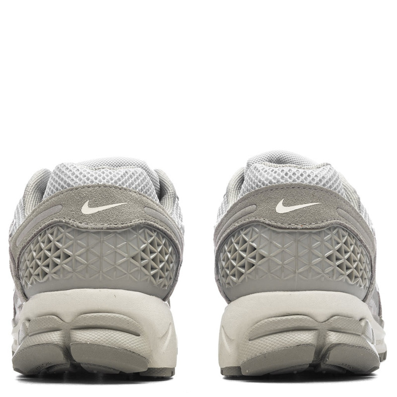 Nike ZOOM VOMERO 5 - DARK STUCCO/PHANTOM/LIGHT SMOKE GREY outlook