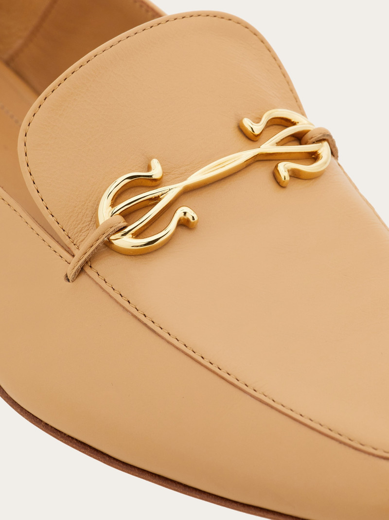 Loafer with Gancini ornament 5