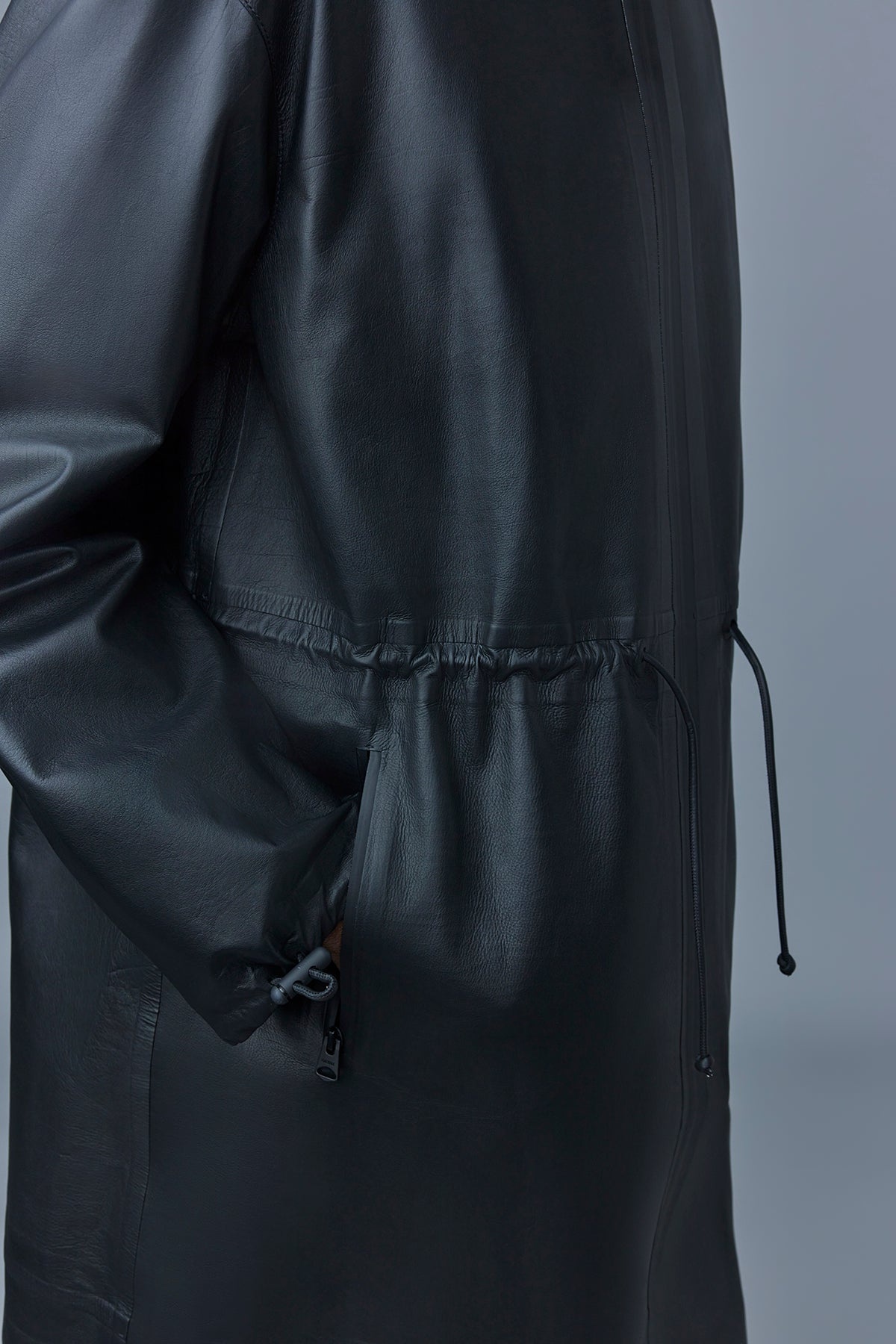 ALBAN Monochromatic leather coat with hood - 5