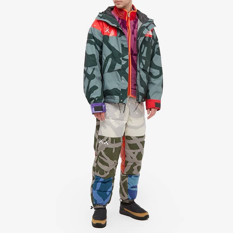 The North Face The North Face XX KAWS Retro 1986 Mountain Jacket outlook