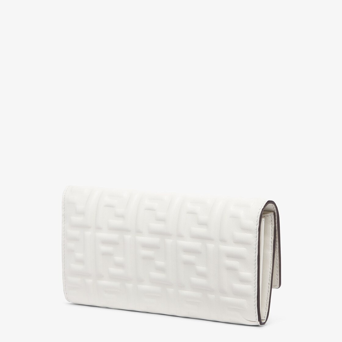 Baguette continental wallet with snap closure. Spacious and well organized, with two gusseted pocket 2