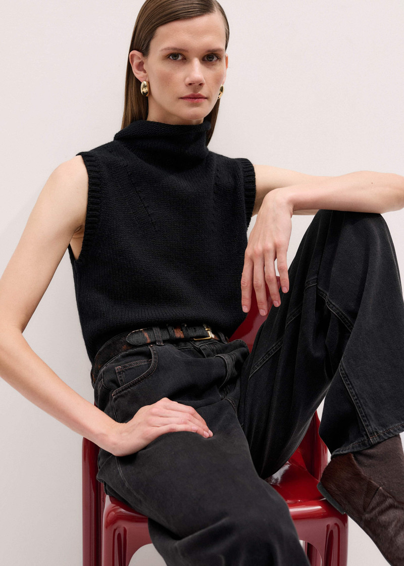 Crop Sweater Vest 1