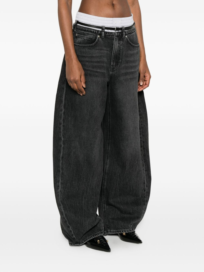 belt-loop belted jeans 3
