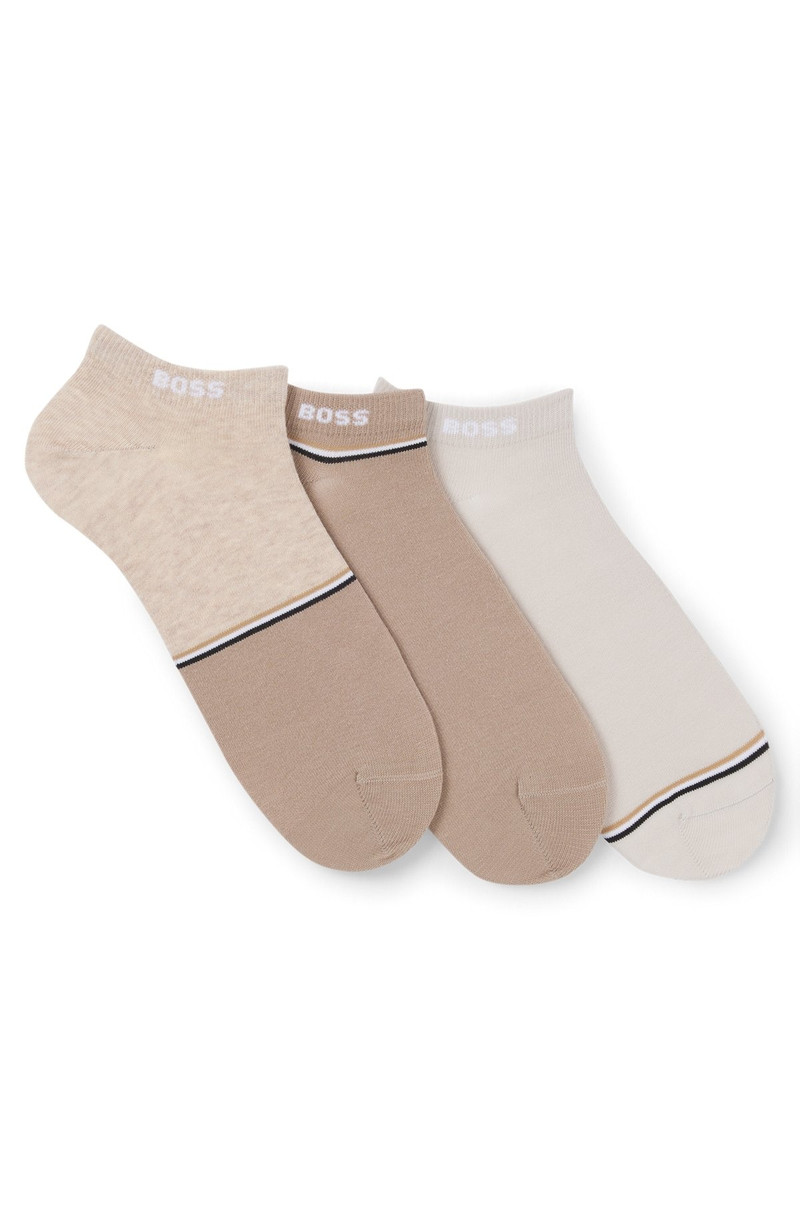 THREE-PACK OF ANKLE-LENGTH SOCKS 1