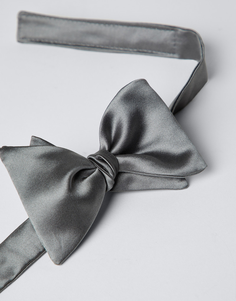 Brunello Cucinelli Cotton and silk satin bow tie outlook