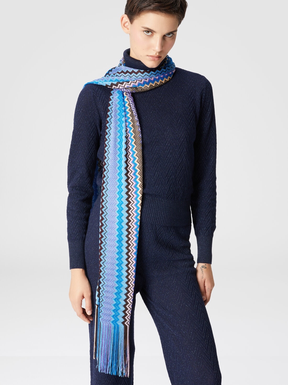 Zig zag viscose scarf with fringes - 3