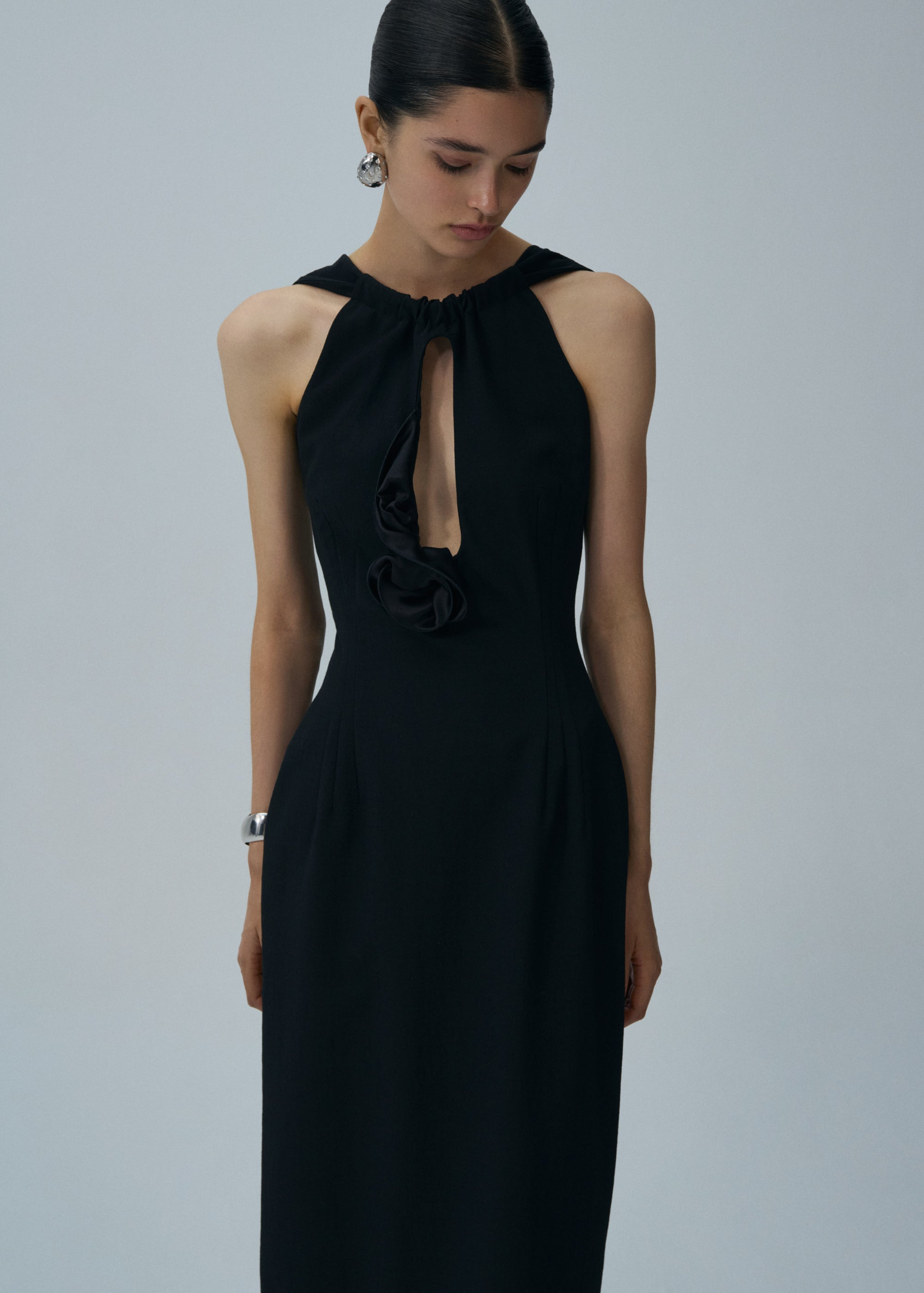 Wool keyhole midi dress in black - 3